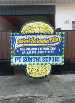 Papan Bunga Duka di Tanah Hitam
