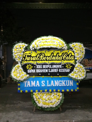 Papan Bunga Duka di Tanah Hitam
